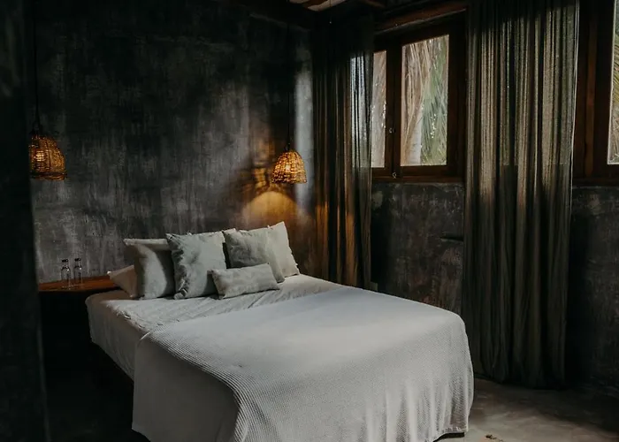 Sacred Hideaways Hotel *